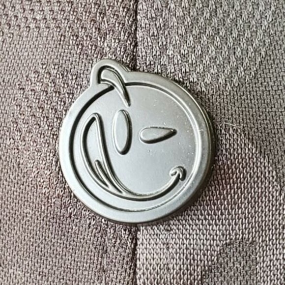 YUMS METAL FACE ADULT UNISEX BLACK STRAPBACK HAT Polyester Official Producr EUC! - Picture 3 of 11